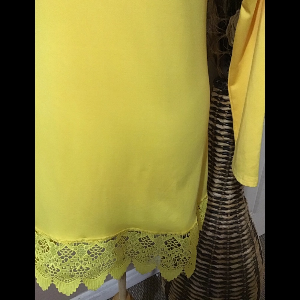 SOLD Cute dress - Picture 3 of 4